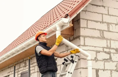 Pose et remplacement de gouttières à Monthault